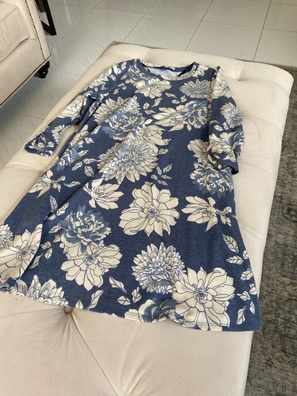 Woman’s Apt 9 Medium Floral Navy and Cream Long-Sleeve Dress